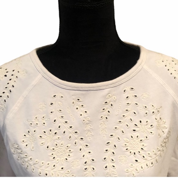 Sugar + Lips white longsleeve eyelet pullover casual neutral sweatshirt medium - Picture 2 of 12